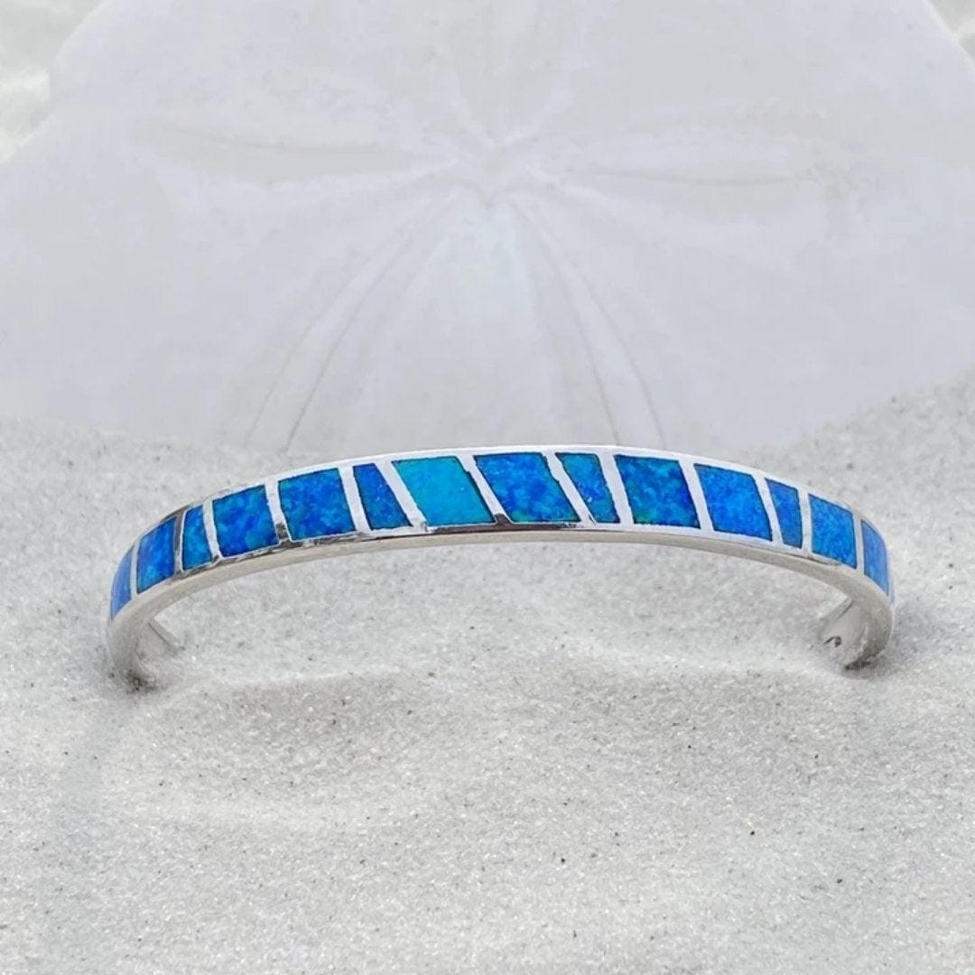 Blaues und silbernes Opal-Armband