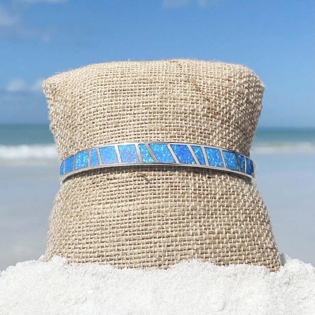 Blaues und silbernes Opal-Armband