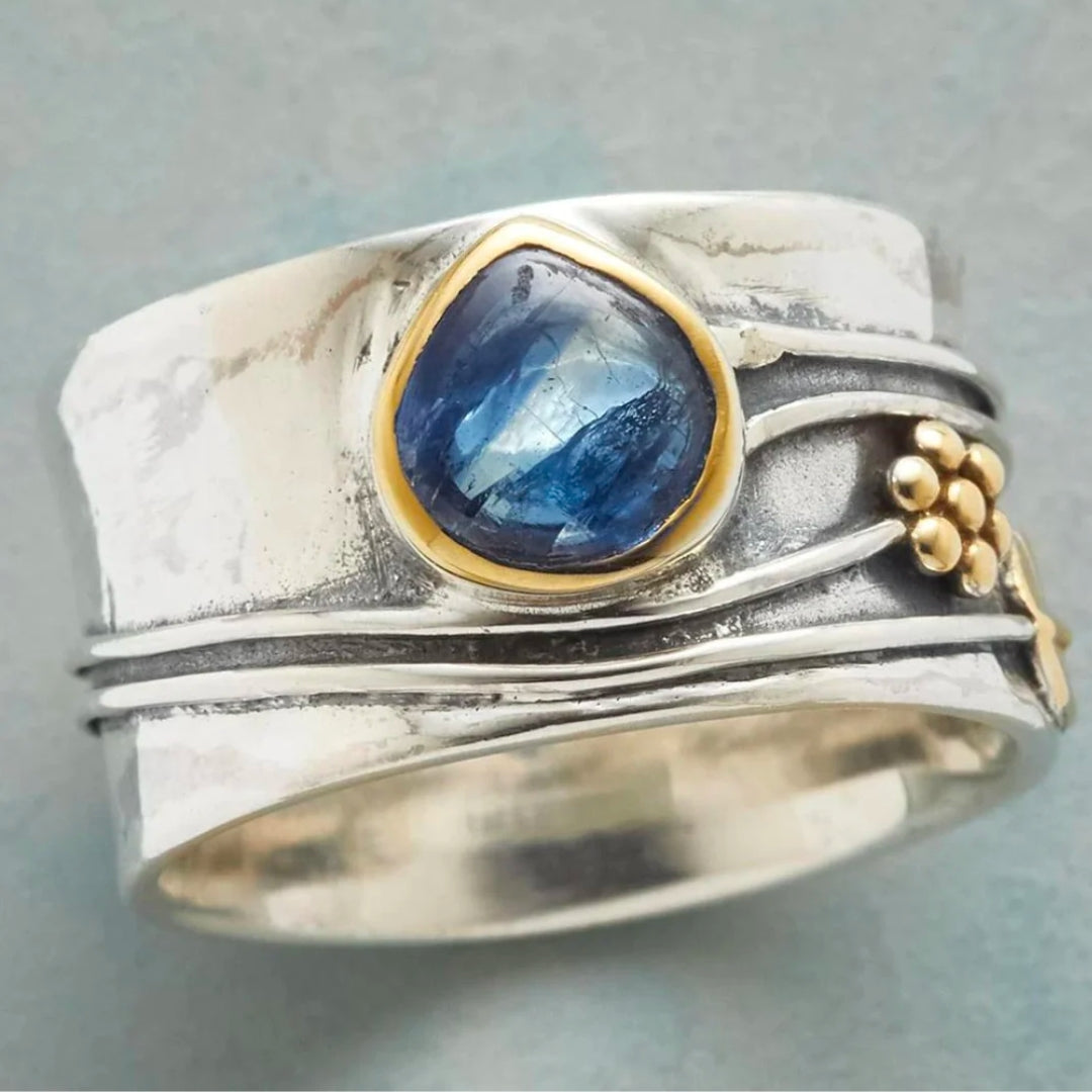 Vintage Silberring mit blauem Kristall