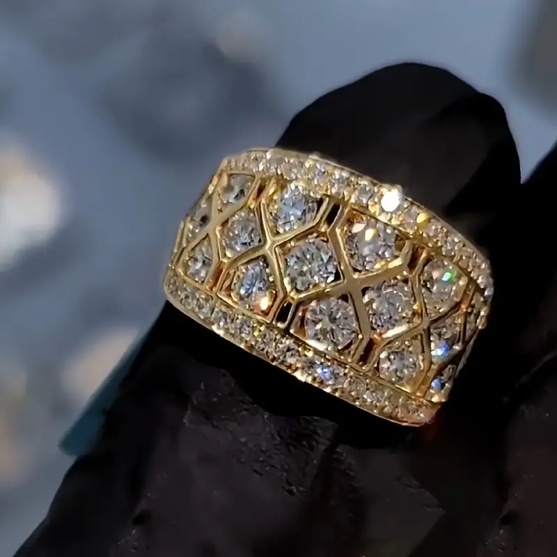 Strahlender Goldring